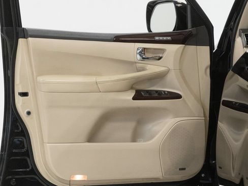 Used 2015 Lexus LX 570 4WD w/ Luxury Package image 8