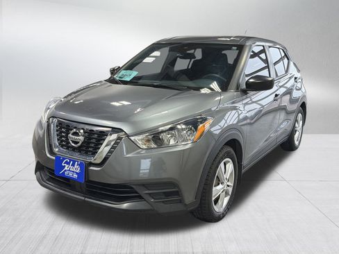 Used 2020 Nissan Kicks S image 6