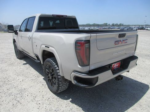 New 2026 GMC Sierra 2500 AT4 w/ AT4 Premium Plus Package AWD/4WD image 11