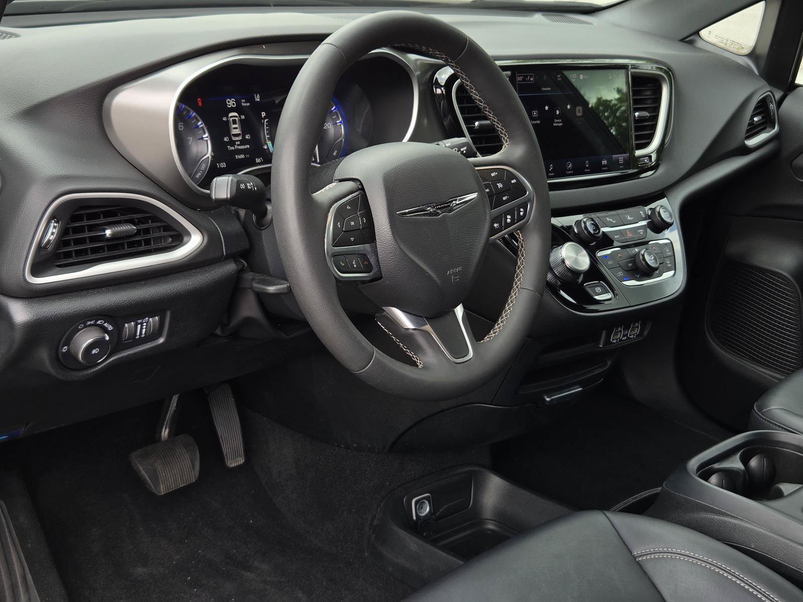 Used 2025 Chrysler Pacifica Select FWD image 27