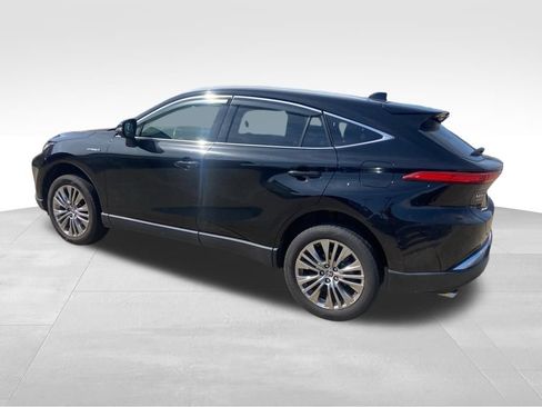 Used 2021 Toyota Venza XLE w/ Softex Package image 18