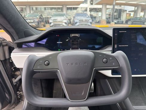 Used 2023 Tesla Model S Plaid image 6