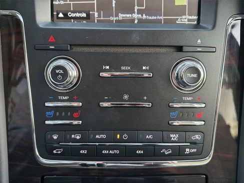 Used 2017 Lincoln Navigator L Reserve image 17