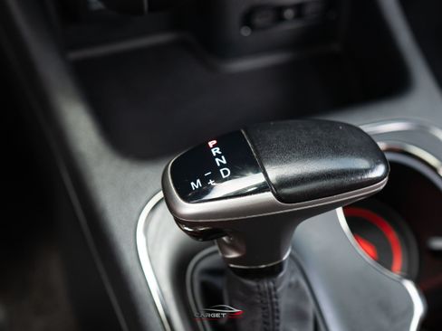 Used 2018 Dodge Durango SRT AWD/4WD image 38