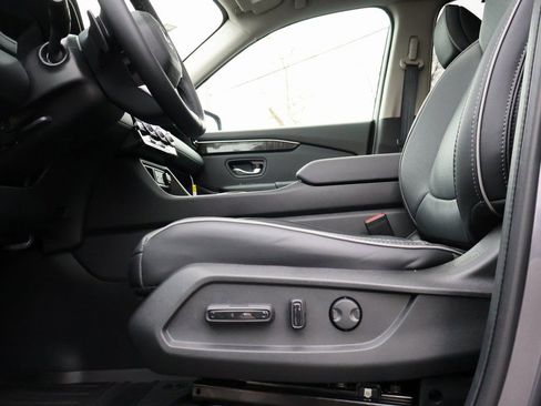 Certified 2025 Honda Pilot Elite image 34