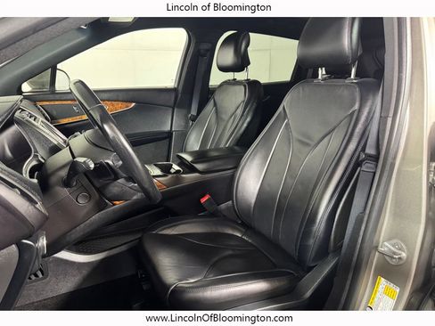 Used 2017 Lincoln MKX Reserve w/ Driver Assistance Package FWD image 13