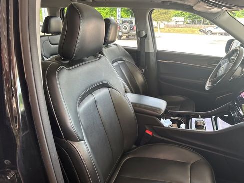 Used 2021 Jeep Grand Cherokee L Limited AWD/4WD image 23