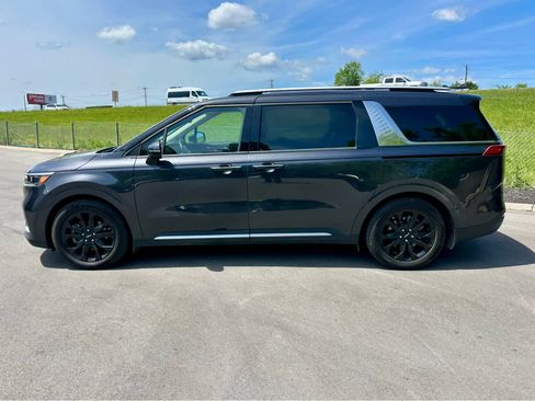 Used 2023 Kia Carnival SX FWD image 8