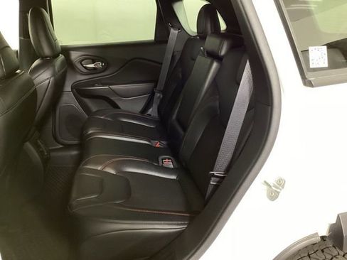 Used 2023 Jeep Cherokee Trailhawk image 33