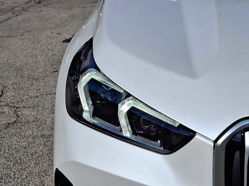 Used 2025 BMW X1 xDrive28i w/ Technology Package image 9