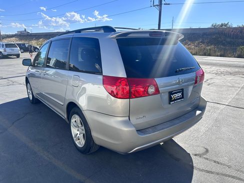 Used 2008 Toyota Sienna LE FWD image 4