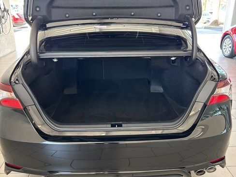 Used 2024 Toyota Camry SE FWD image 11