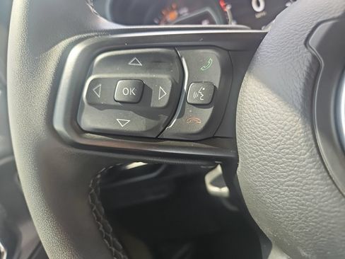 Used 2025 Jeep Wrangler Unlimited Rubicon AWD/4WD image 16