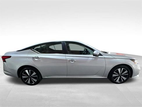 Used 2021 Nissan Altima 2.5 SV image 4