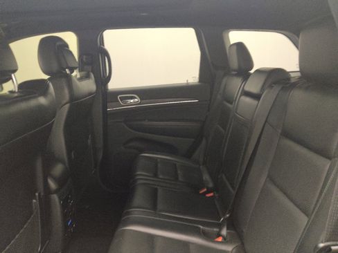 Used 2020 Jeep Grand Cherokee Limited w/ Luxury Group II image 18