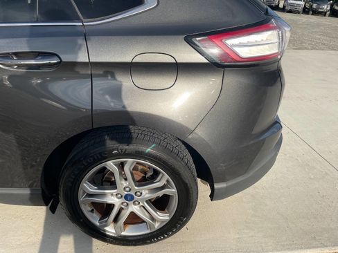 Used 2017 Ford Edge Titanium FWD image 32