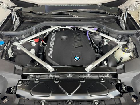 Used 2024 BMW X7 xDrive40i w/ Executive Package image 30