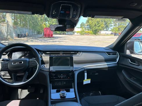 New 2025 Jeep Grand Cherokee Laredo X w/ Trailer Tow Package image 23