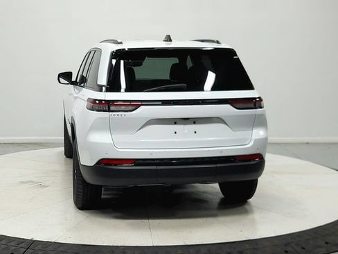 New 2026 Jeep Grand Cherokee Laredo X RWD image 7
