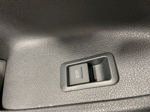 Used 2021 Audi Q3 2.0T Premium image 31