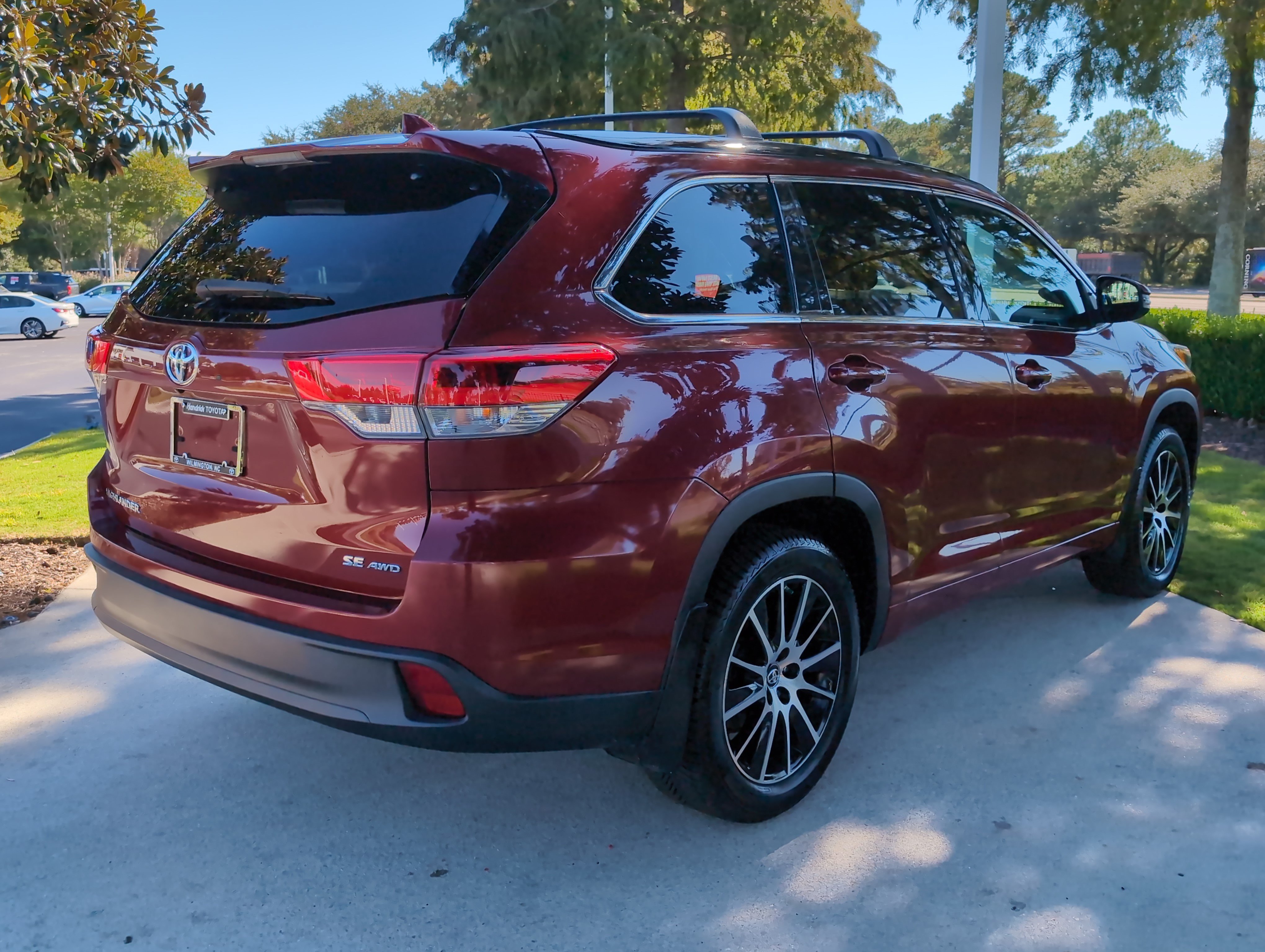 Used 2018 Toyota Highlander SE AWD/4WD image 10