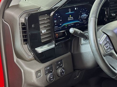 Used 2023 Chevrolet Silverado 1500 LT image 16