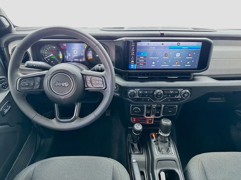 Used 2024 Jeep Wrangler Unlimited AWD/4WD image 14