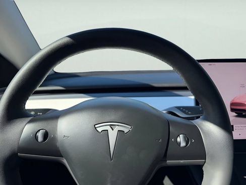 Used 2023 Tesla Model Y Long Range AWD/4WD image 18