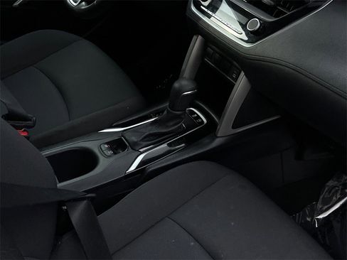 Used 2023 Toyota Corolla Cross LE image 13