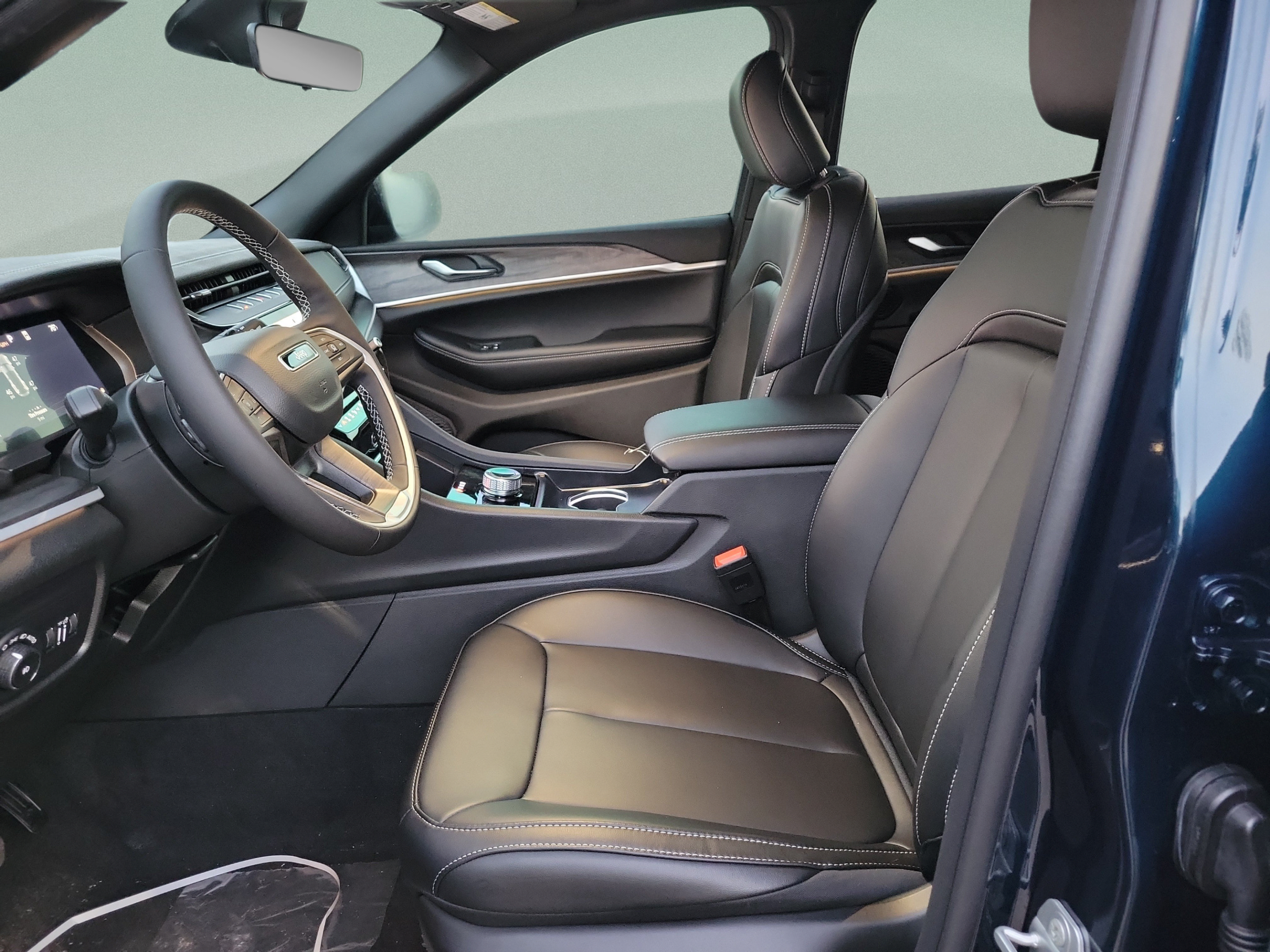 New 2027 Jeep Grand Cherokee Limited RWD image 15