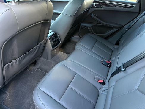 Used 2026 Porsche Macan image 32