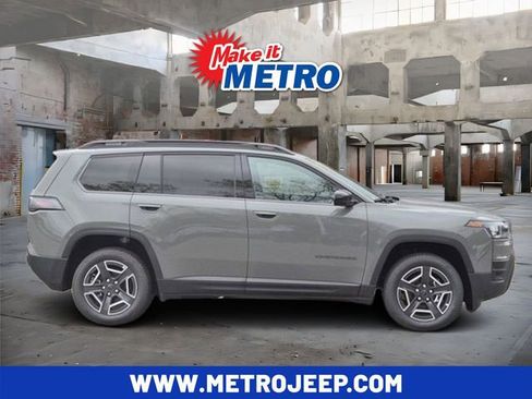 New 2026 Jeep Cherokee Laredo AWD/4WD image 1