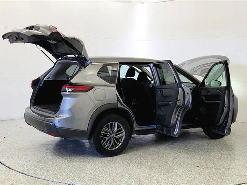 Used 2024 Nissan Rogue S FWD image 12