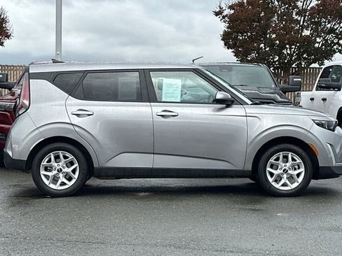 Used 2024 Kia Soul LX w/ Option Group 015 image 3