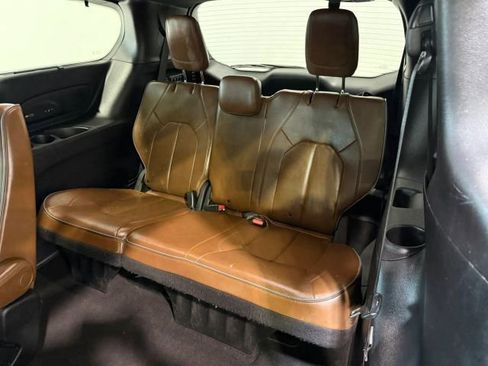 Used 2020 Chrysler Pacifica Limited FWD image 26