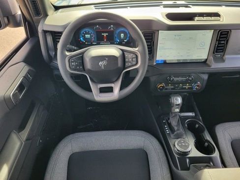 New 2025 Ford Bronco Base image 9