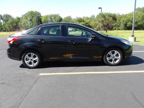 Used 2013 Ford Focus SE FWD image 2
