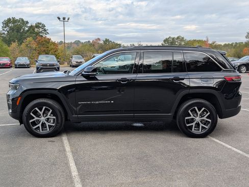 Used 2025 Jeep Grand Cherokee Limited image 6