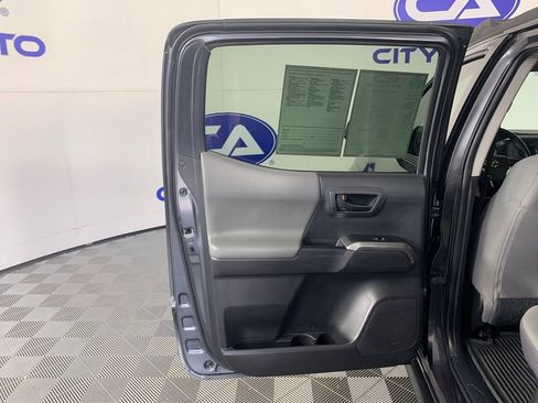 Used 2022 Toyota Tacoma SR5 RWD image 30