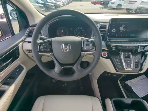 New 2026 Honda Odyssey Touring image 14