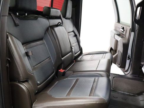 Used 2022 GMC Sierra 3500 Denali w/ Denali Ultimate Package AWD/4WD image 10