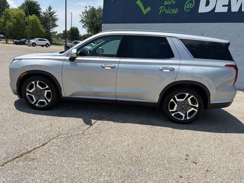 Used 2024 Hyundai Palisade Limited AWD/4WD image 2