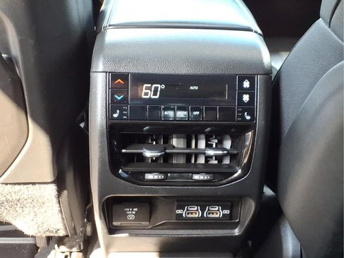 Used 2023 Jeep Grand Cherokee L Limited AWD/4WD image 30