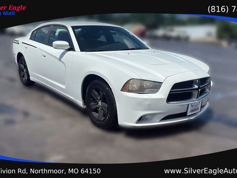 Used 2014 Dodge Charger SE w/ Comfort Seating Group RWD image 7