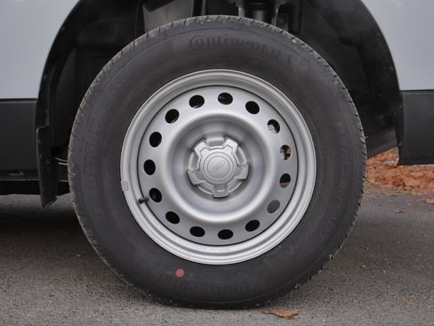 New 2025 Ford Maverick XL w/ Equipment Group 101A image 17