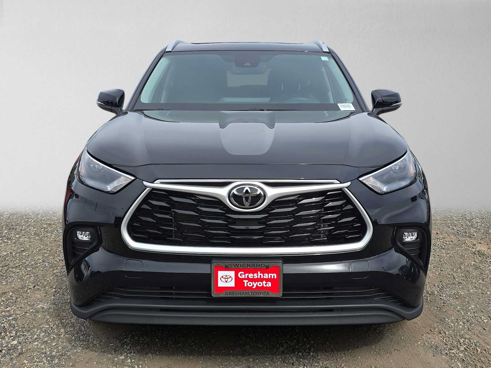 Used 2023 Toyota Highlander XLE AWD/4WD image 8