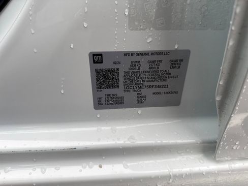 Used 2024 Chevrolet Silverado 2500 Custom w/ Custom Value Package image 30