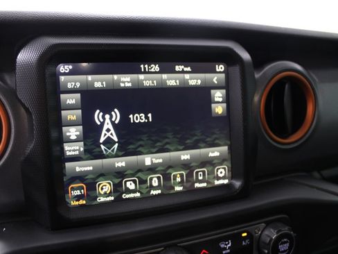 Used 2023 Jeep Gladiator Mojave AWD/4WD image 39