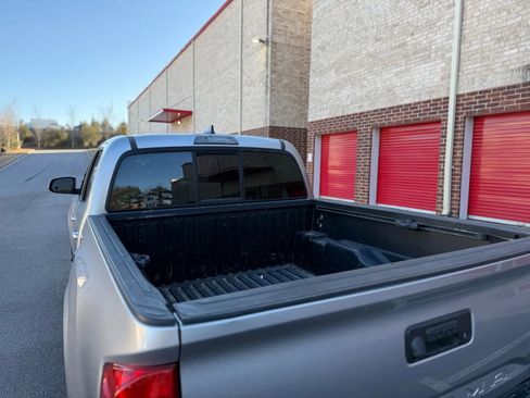 Used 2017 Toyota Tacoma SR5 image 8