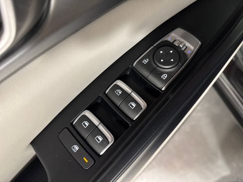 Certified 2022 Kia Carnival LX w/ Paint Protection Package image 28